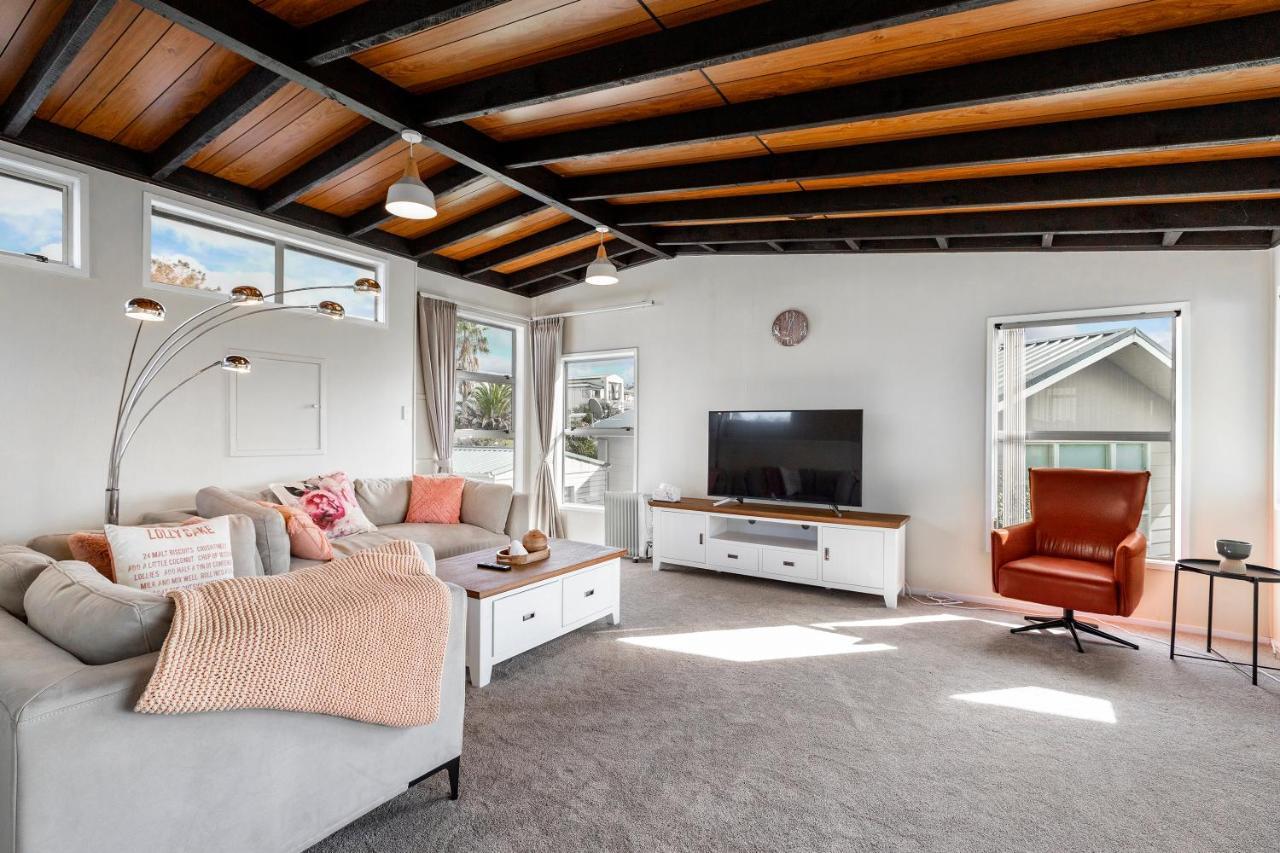 Snells Beach Couches, Bar Table & Kawau View 빌라 외부 사진