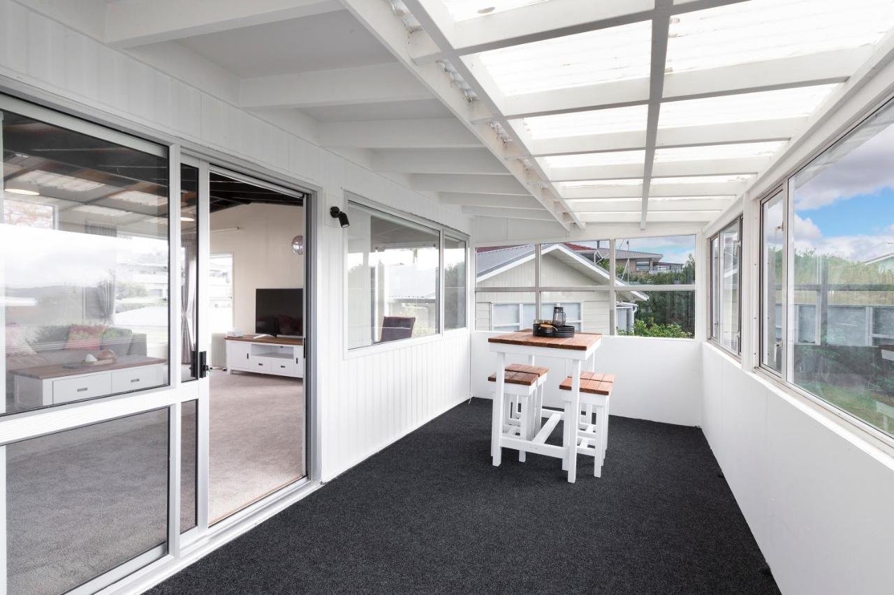 Snells Beach Couches, Bar Table & Kawau View 빌라 외부 사진